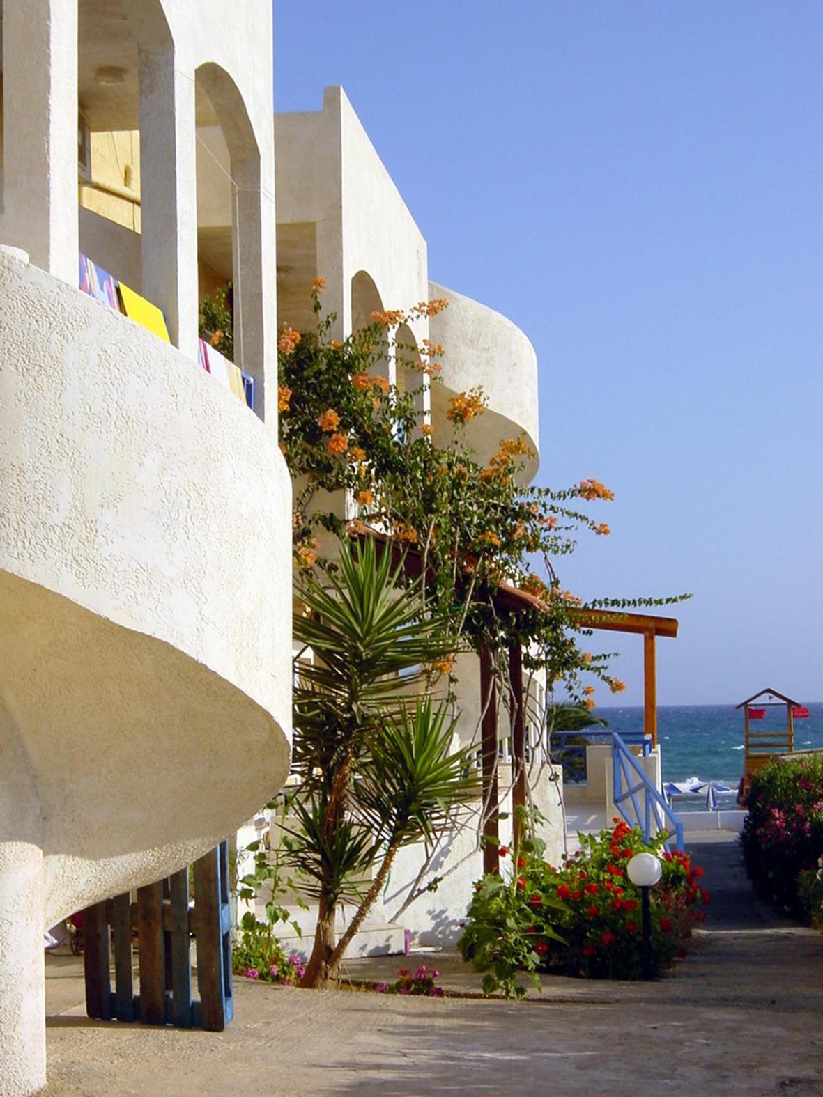 Mike'S Beach Apartments & Studios Anissaras Exterior photo