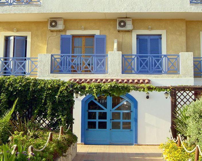 Mike'S Beach Apartments & Studios Anissaras Exterior photo